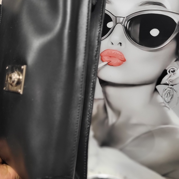 Dooney and bourke  clutch - Picture 8 of 14